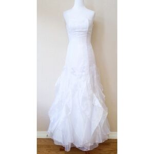 Jessica McClintock Gunne Sax vintage white strapless ruffle taffeta wedding gown